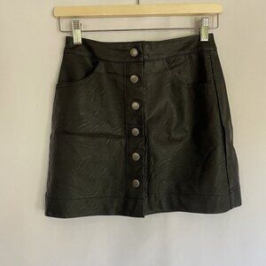 Cotton-on leather miniskirt casual pockets night out women's size 6 button down